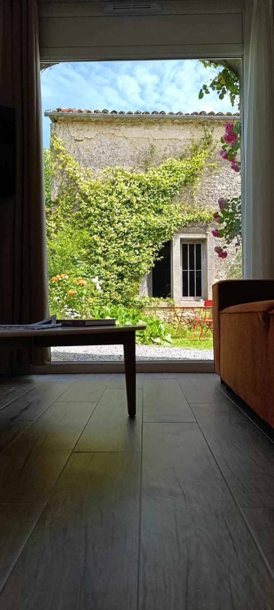 Maison Irondas Saint-Pierre-d'Aurillac Eksteriør billede