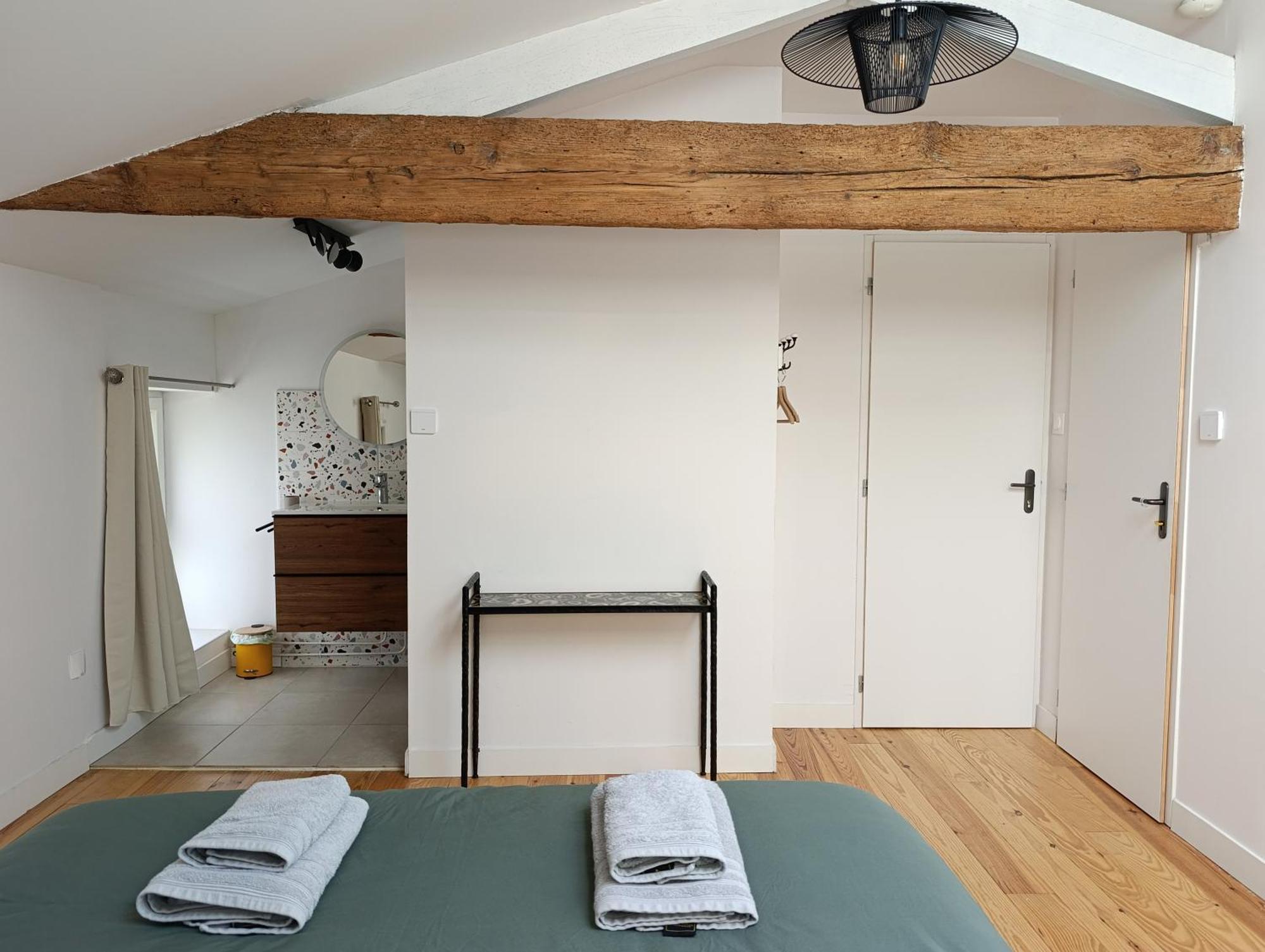 Maison Irondas Saint-Pierre-d'Aurillac Eksteriør billede