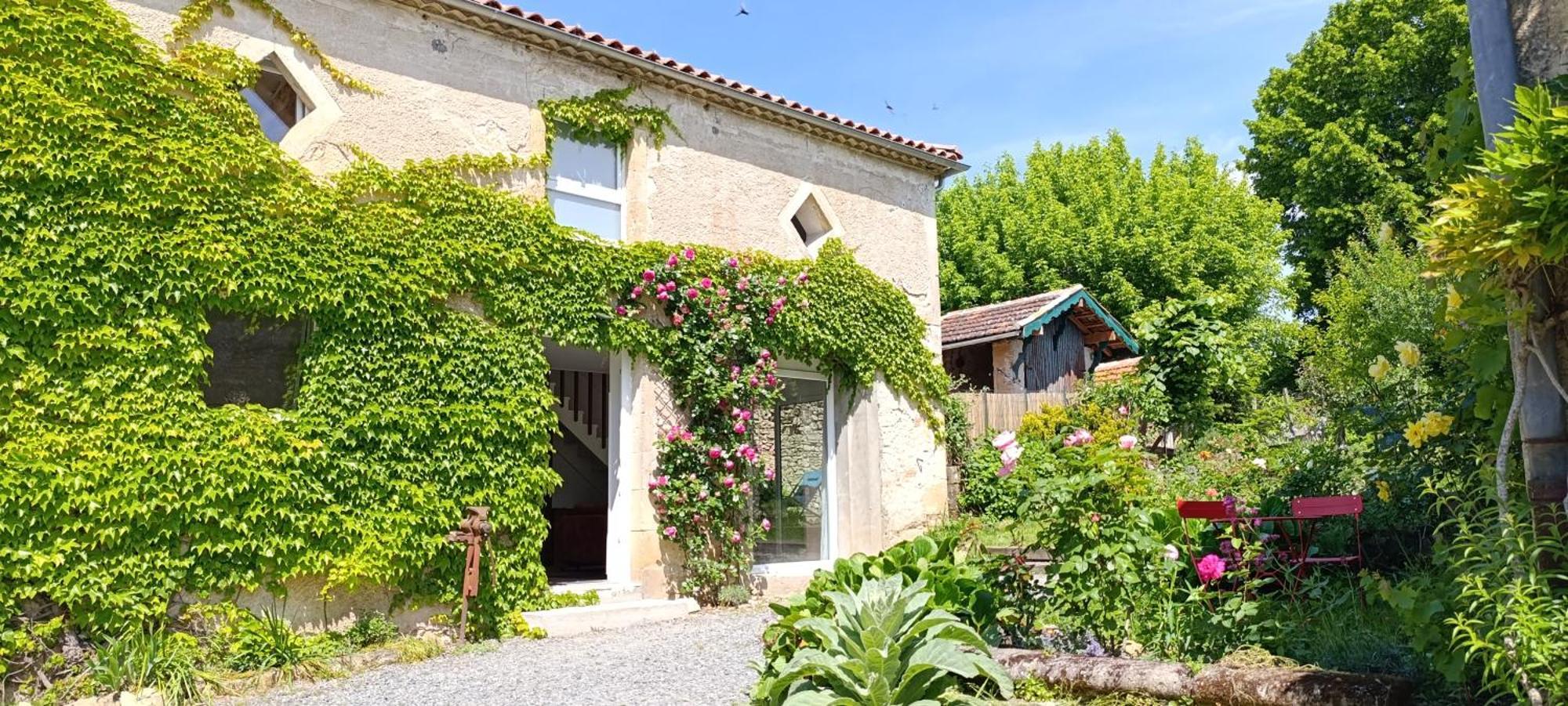 Maison Irondas Saint-Pierre-d'Aurillac Eksteriør billede